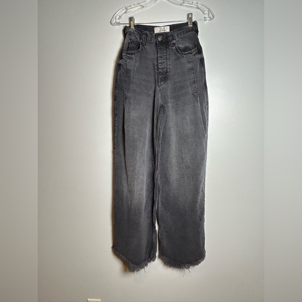 we the free Charcoal Wide-Leg Jeans size 24 high rise raw hem boho